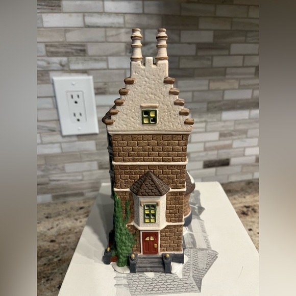 Heritage Village Collection Dickens Village Series - Picture 4 of 4